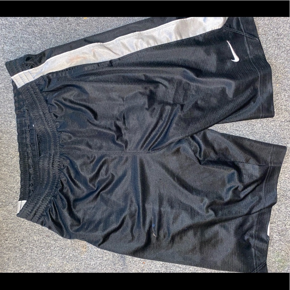nikes basketball shorts